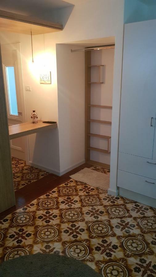 Villa Liraz suits à Rishon Leziyyon Extérieur photo